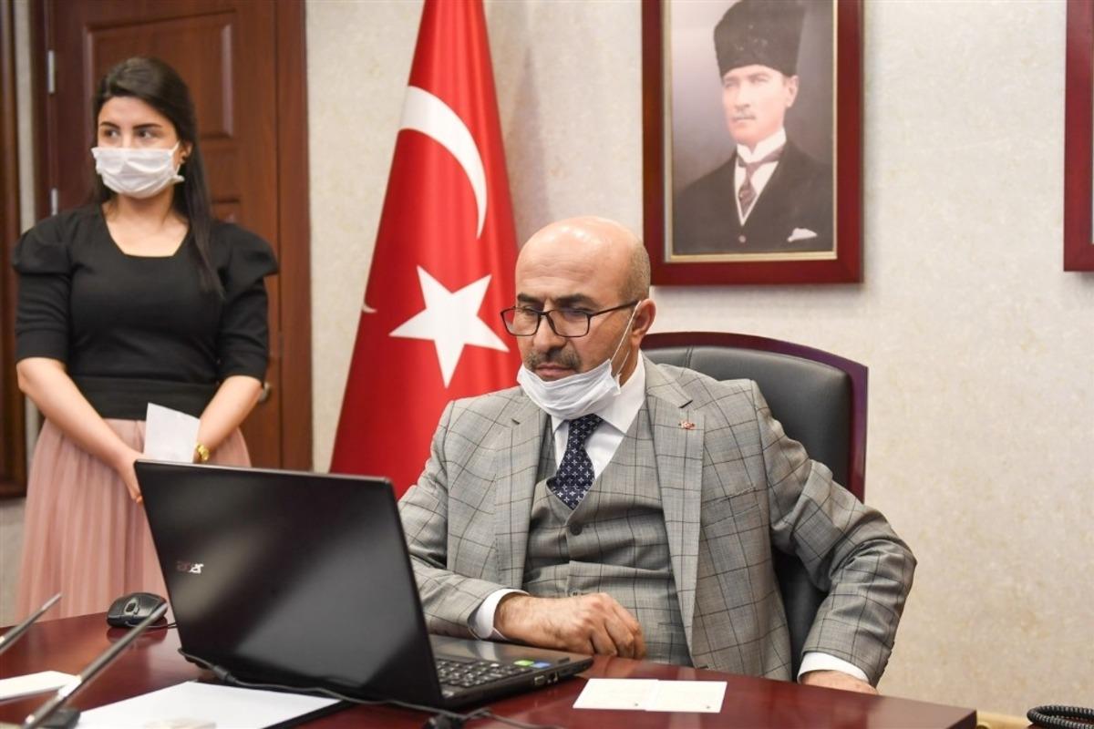 Vali Demirtaş: "&Ouml;nlemlere uyarak salgın d&ouml;nemini en az zararla atlatacağız"