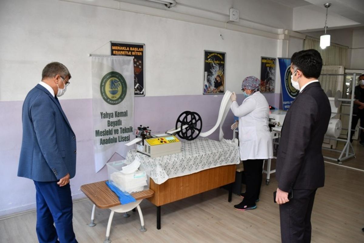 Maske &uuml;retim makinesi ile maske &uuml;retimine başlandı