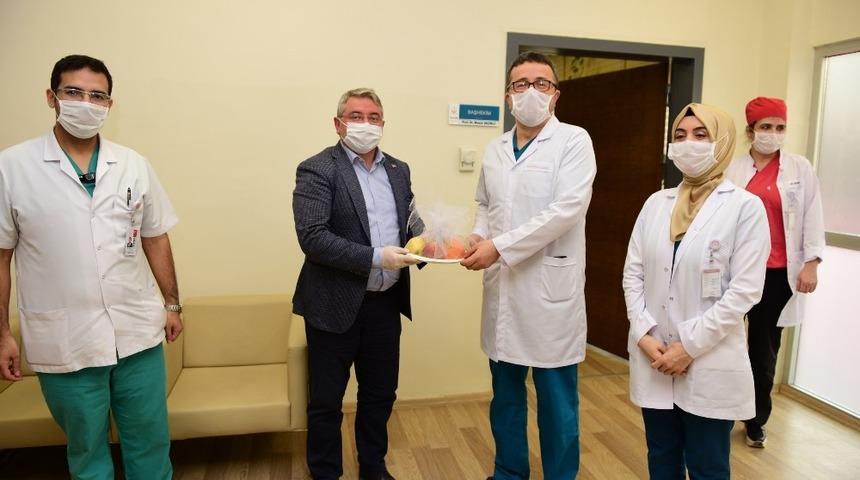 &Ccedil;orum Belediyesi&rsquo;nden sağlık &ccedil;alışanlarına jest