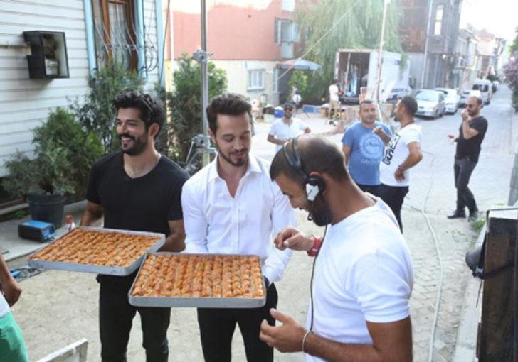 Burak Özçivit ile Murat'tan bayram sürprizi G2