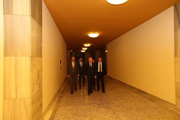 MHP Genel Başkanı Devlet Bahçeli TBMM'ye maskesiyle geldi G2