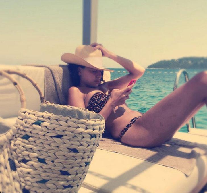 Hadise'nin kardeşi sosyal medyayı salladı G2