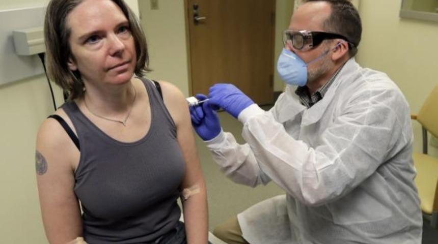 Koronavir&uuml;s aşısının denendiği ilk kişi konuştu