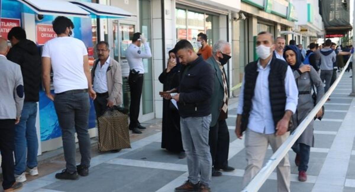 Yeniden yasaklanacağını &ouml;ğrenince bankalara akın ettiler