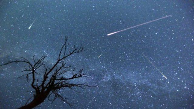 Meteor yağmurunda en görkemli iki gece! Perseid Meteor yağmuru ne zaman, Perseid meteor yağmuru saat kaçta?