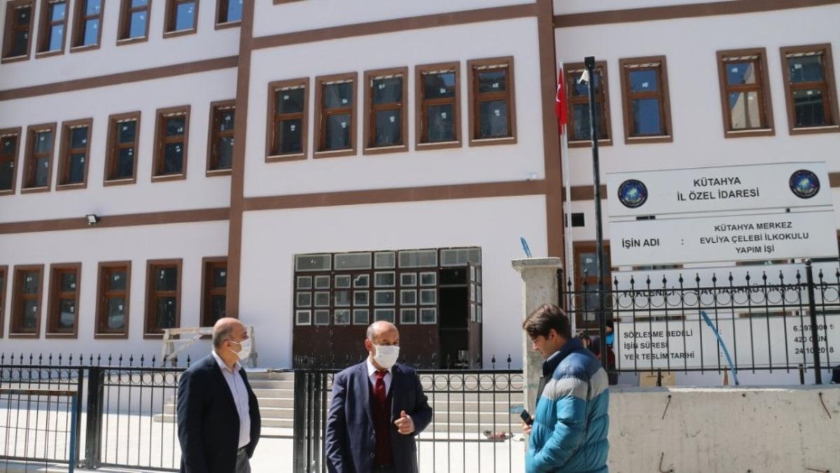 M&uuml;d&uuml;r Başyiğit, Evliya &Ccedil;elebi İlkokulu inşaatında incelemelerde bulundu