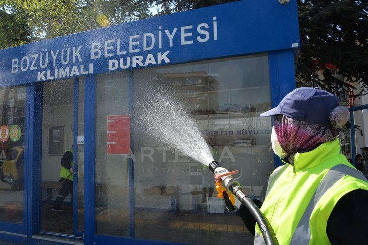 Dolmuş durakları yıkanarak temizleniyor G2