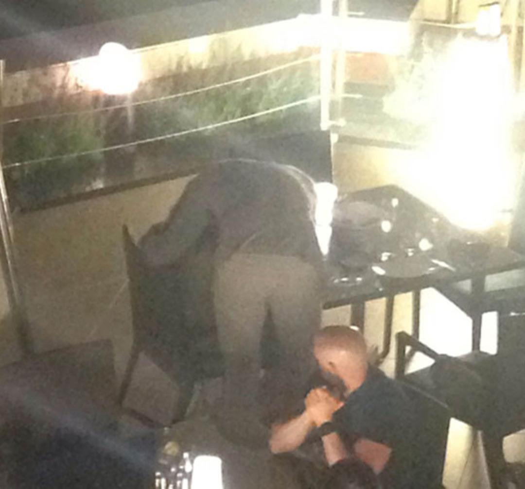 Kenan İmirzalıoğlu ile Sinem sarmaş dolaş