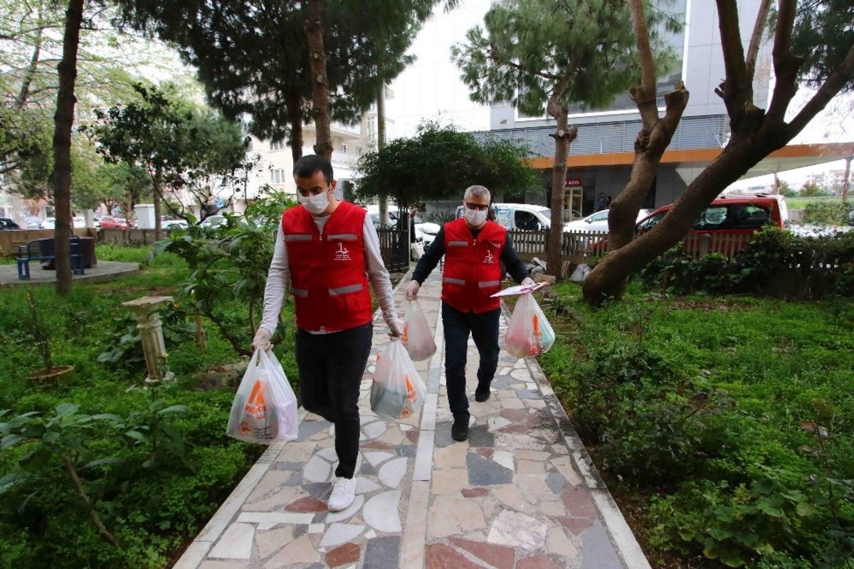 Bayraklı Belediyesinden vatandaşlara destek