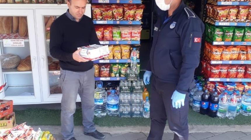 Bayrami&ccedil;&rsquo;te &uuml;cretsiz maske dağıtımı