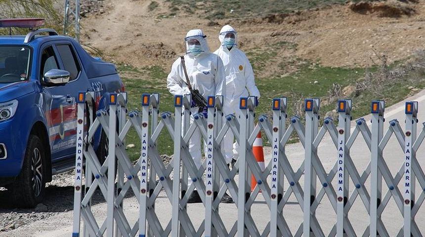 Ankara&rsquo;da markette korona &ccedil;ıktı! Mahalleye giriş &ccedil;ıkış kısıtlandı