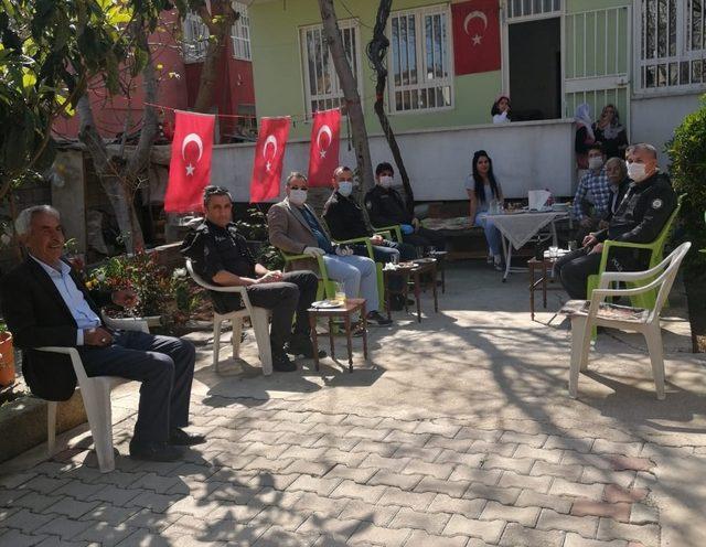 Polis oğlunun özlemini kavga ihbarı ile mahalleye çağırdığı polislerle giderdi