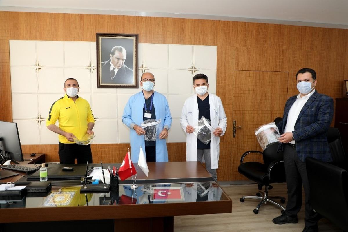 Talas&rsquo;tan sağlık&ccedil;ılara koruyucu siperlik