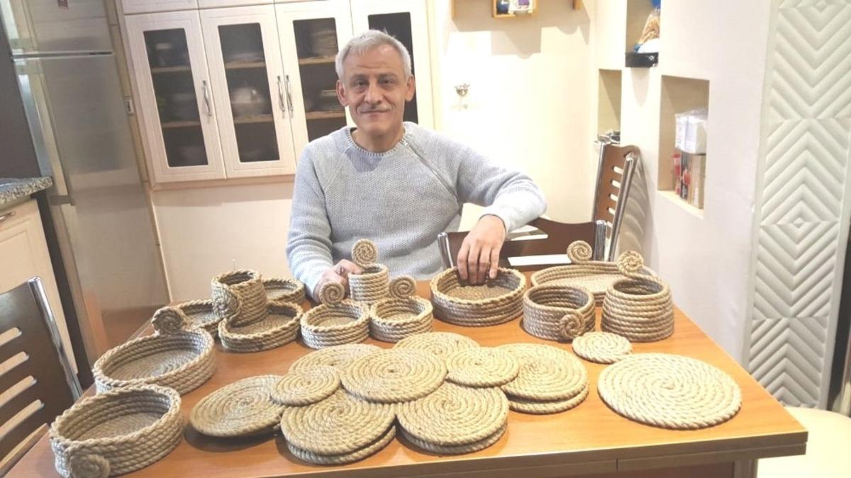 Sınıf &ouml;ğretmeni halattan dekorasyon malzemeleri imal ediyor