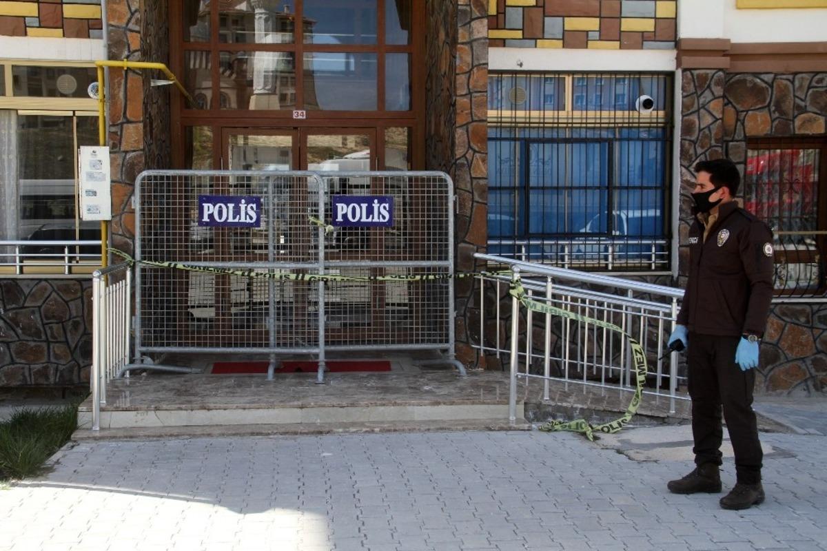 Elazığ&rsquo;da 2 apartman daha karantinaya alındı