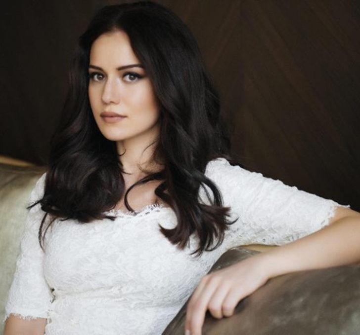 Fahriye Evcen: 'Güzelliğim gülüşümde' G3