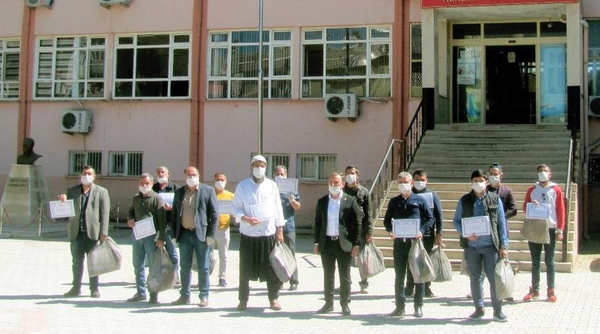 Araban il&ccedil;esinde ekmekler kaymakamdan