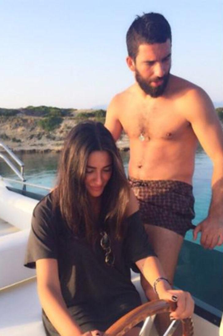 Arda Turan, Aslıhan için bunu da yaptı G3