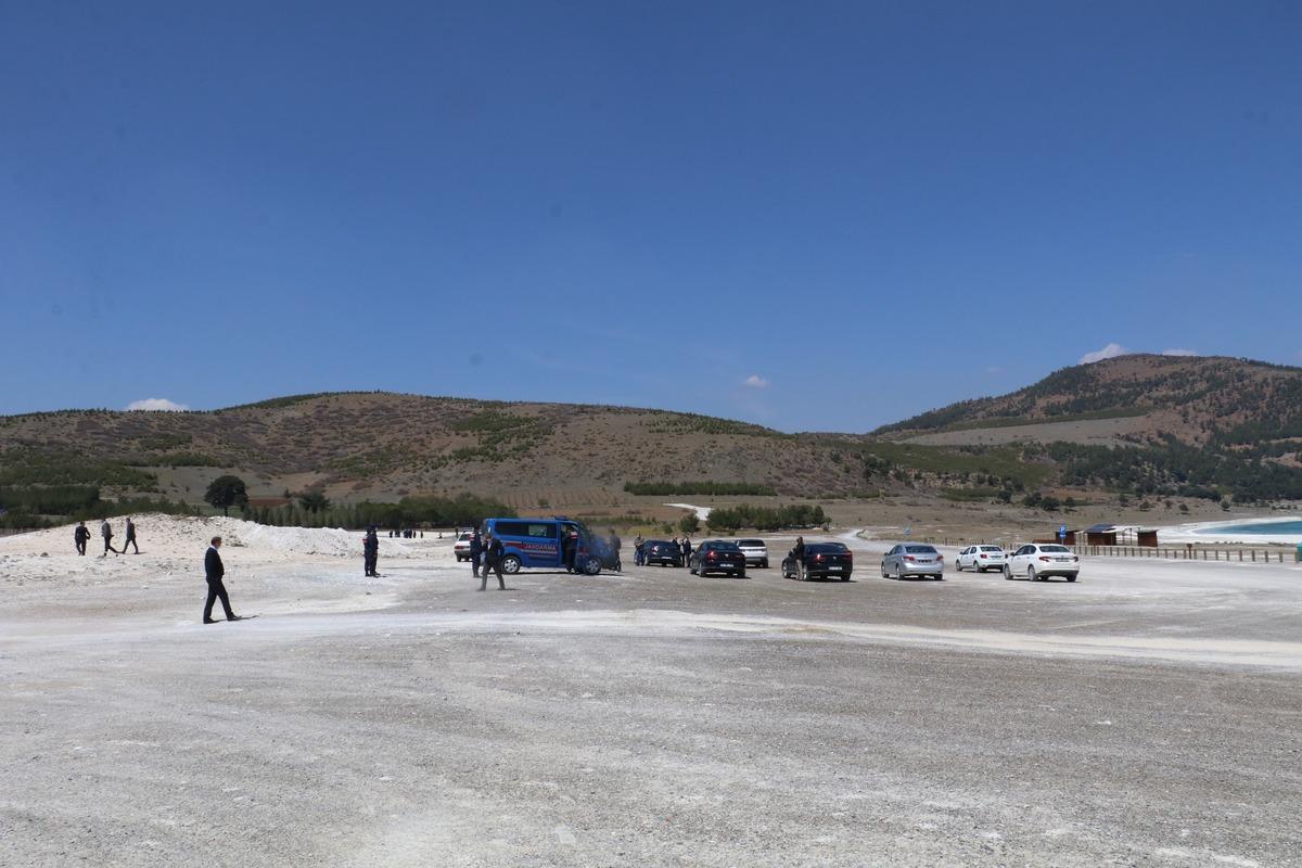 Salda G&ouml;l&uuml;'ndeki g&ouml;r&uuml;nt&uuml;ler tepki &ccedil;ekmişti! TOKİ'den a&ccedil;ıklama