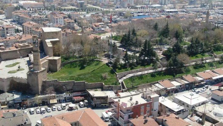 Niğde’de polis drone ile sosyal mesafe kontrolü yaptı G4