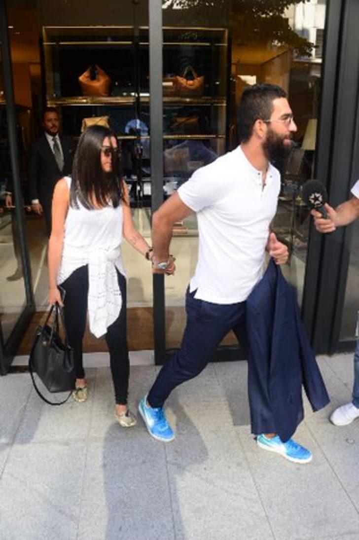 Aslıhan 20 bin Euro'ya çanta aldı G4