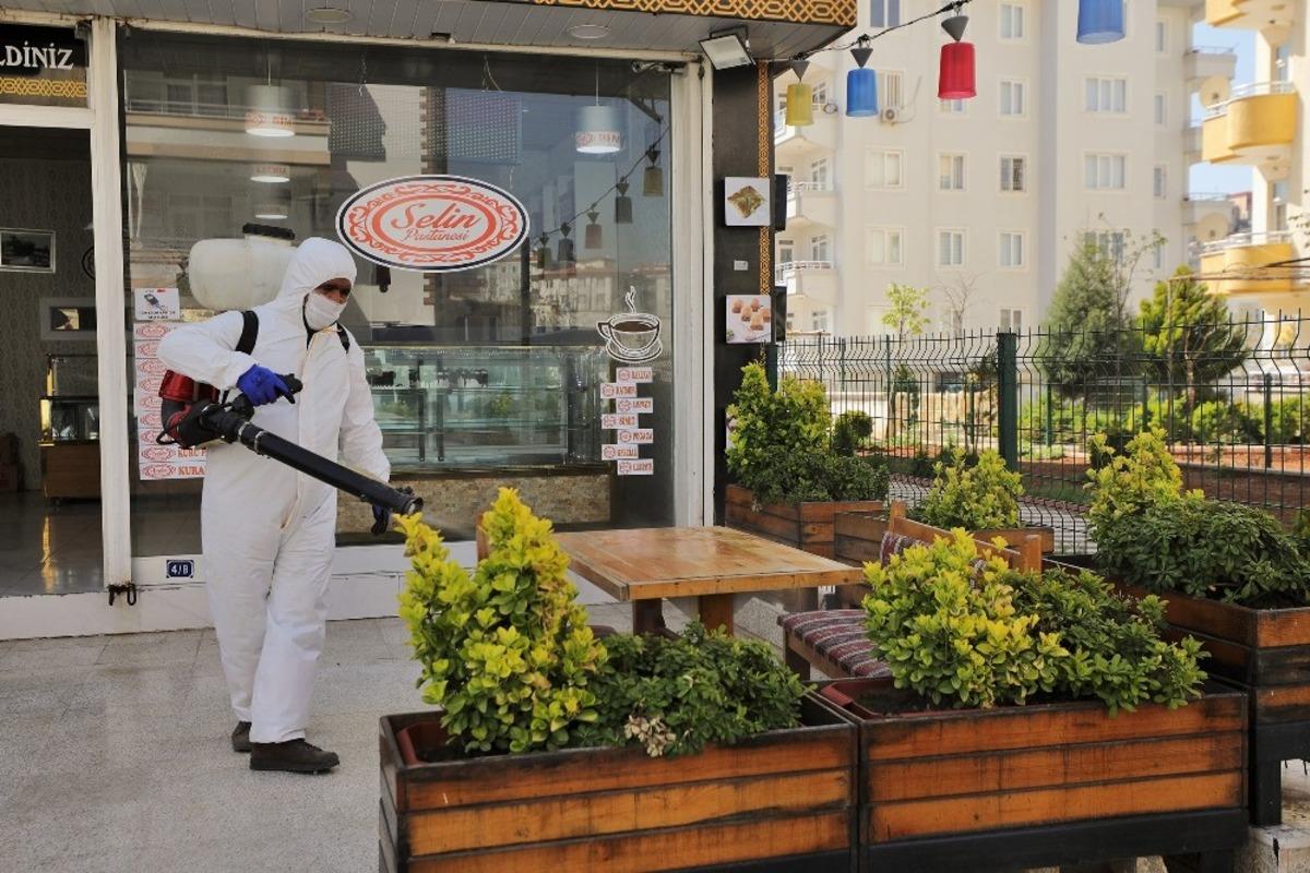 Dezenfekte &ccedil;alışmaları aralıksız s&uuml;r&uuml;yor