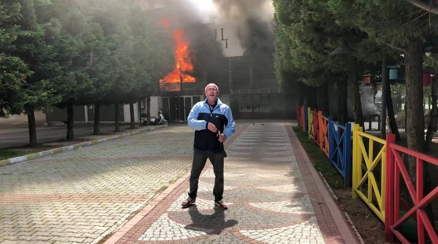 &Ouml;nce iş yerini yaktı sonra silahla dehşet yaşattı