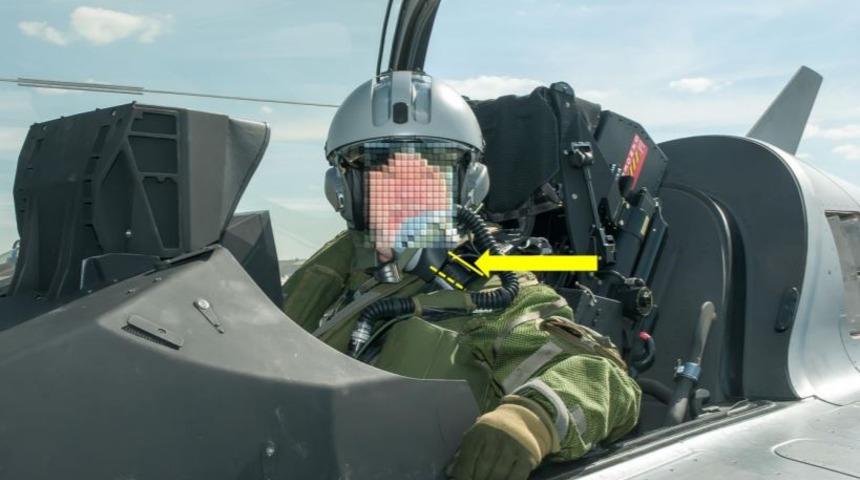 Yanlışlıkla acil tahliye butonuna bastı!