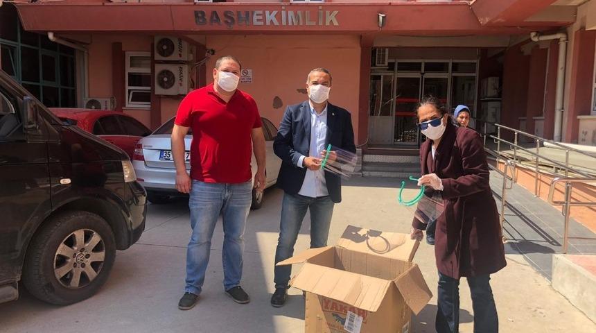 CHP Aliağa İl&ccedil;e Teşkilatı y&uuml;z siperliği dağıttı