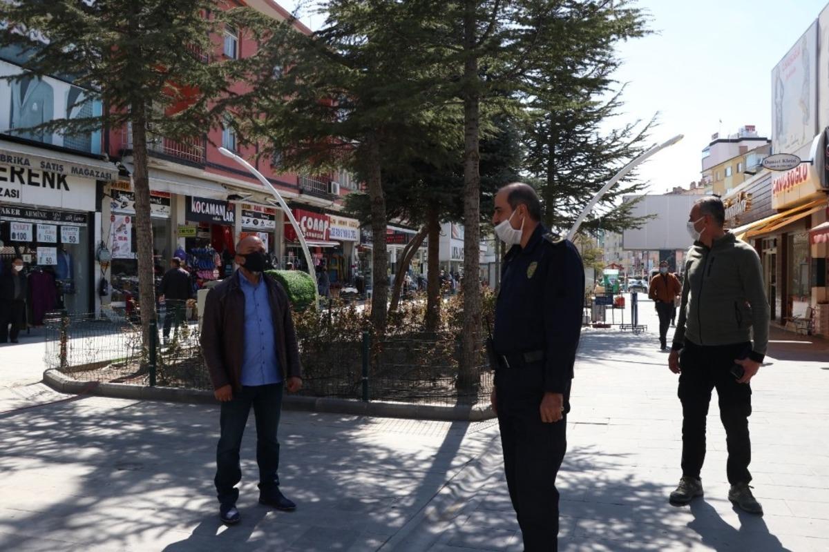 Niğde Emniyet M&uuml;d&uuml;r&uuml; Cebeloğlu&rsquo;ndan sosyal mesafe uyarısı