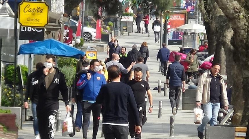 Bağdat Caddesi’ne akın ettiler! Belediye ekiplerinden otobüsten anonsla uyarı
