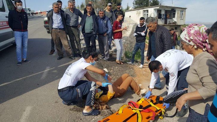 Otomobil takla attı: 2 yaralı G1