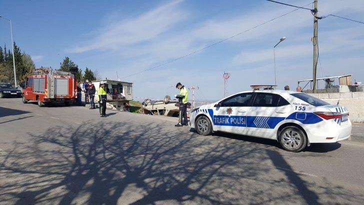 Otomobil takla attı: 2 yaralı G4