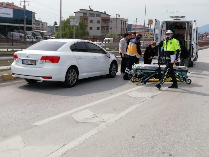 Otomobil bisikletliye çarptı G3