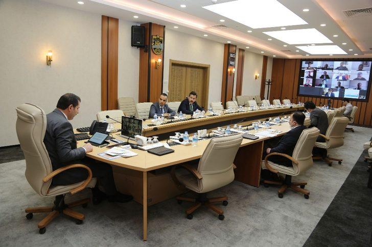 Vali Ayhan: "66 hastamız taburcu edildi" G1