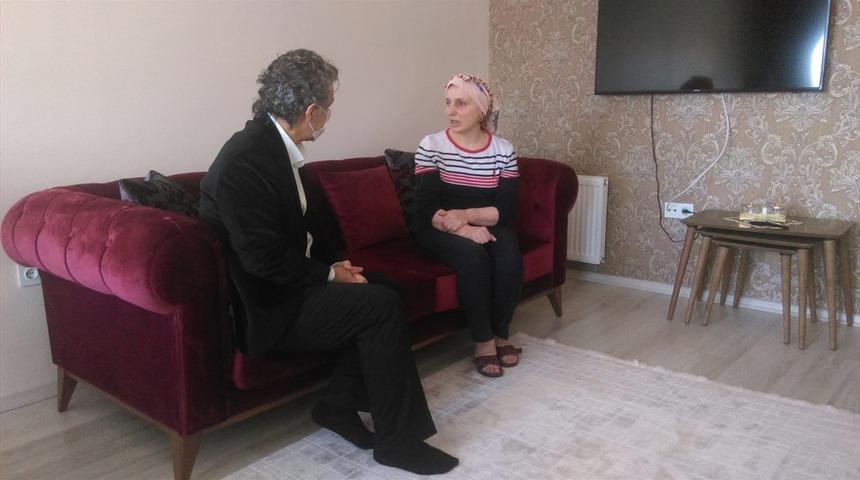 G&ouml;rme engelli memur, maaşını "Milli Dayanışma Kampanyası"na bağışladı