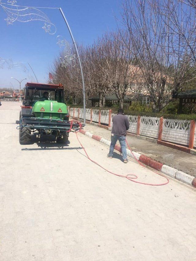 Dumlupınar&rsquo;da t&uuml;m bah&ccedil;e park ve kaldırımlar ila&ccedil;landı 1