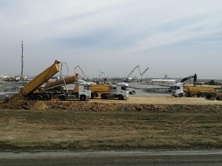 Pandemi Hastanesinin zemin beton dökme işlemi bitirildi G1