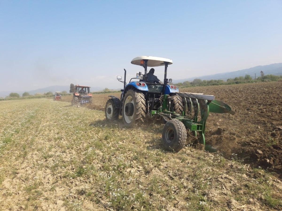 AD&Uuml; Ziraat Fak&uuml;ltesi toprak işleme ve ekim hazırlıklarına başladı