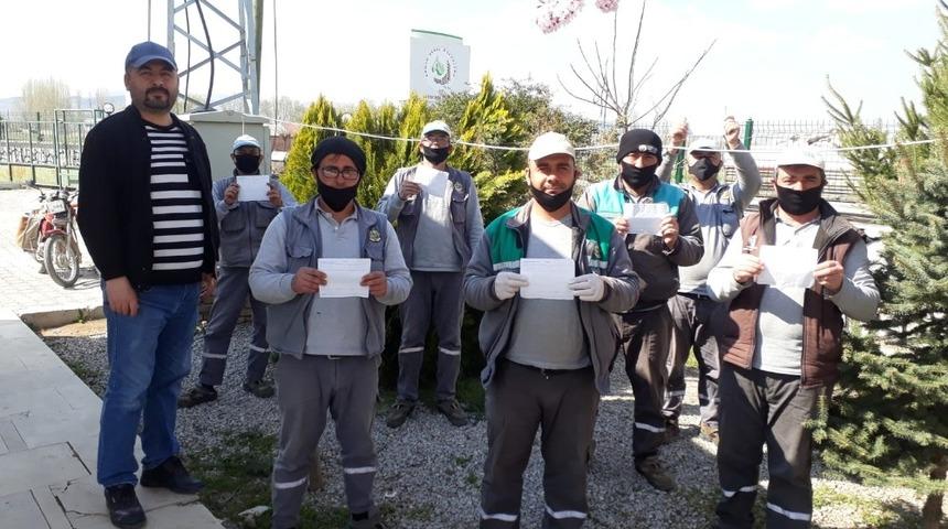 Şuhut’ta Orman Fidanlığı çalışanlarından ‘Biz Bize Yeteriz Türkiye’m’ kampanyasına destek