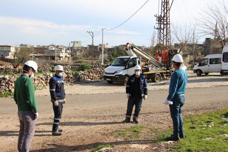 Dicle Elektrik, saha personelini korona virüse karşı sürekli güncelliyor G3