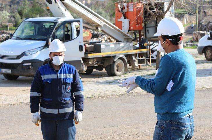 Dicle Elektrik, saha personelini korona virüse karşı sürekli güncelliyor G4