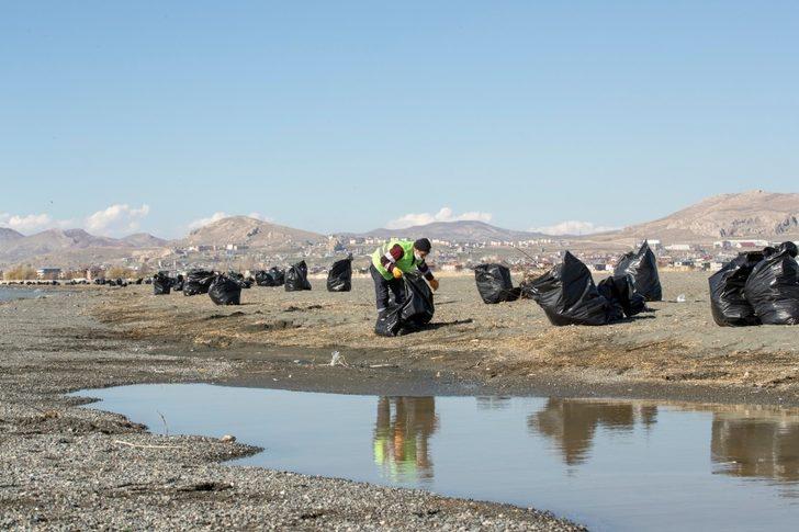 Van Gölü’nün 2 bin 800 metrelik sahilinde 40 ton çöp toplandı G5