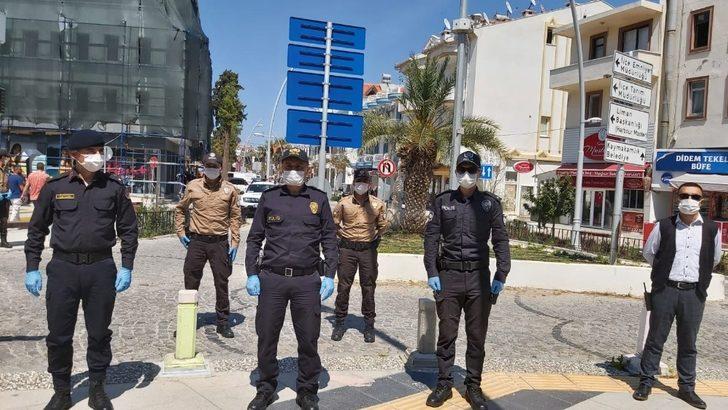 Datça’da polis ve jandarma sokağa inip birlikte maske dağıttı G3
