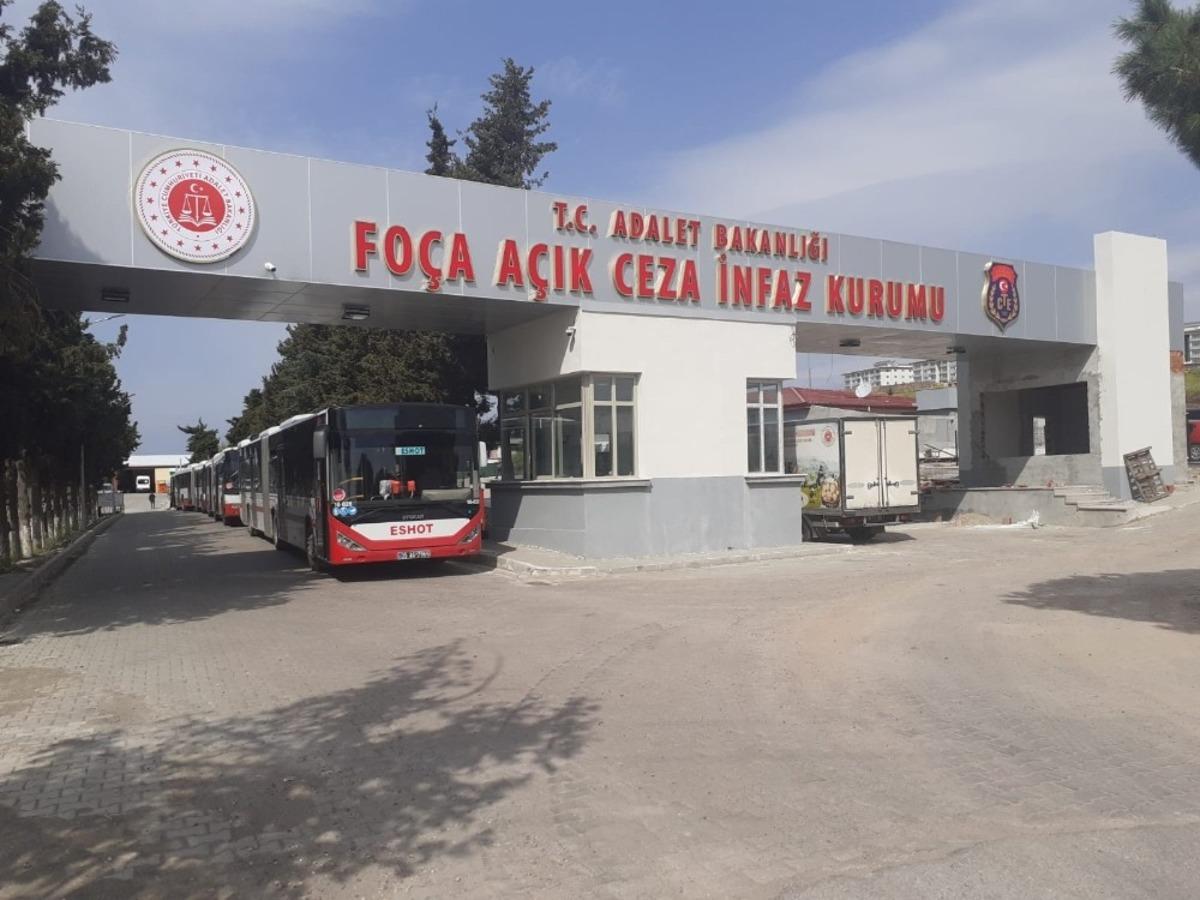 Fo&ccedil;a A&ccedil;ık Ceza İnfaz Kurumundan bin 247 h&uuml;k&uuml;ml&uuml; ayrılıyor