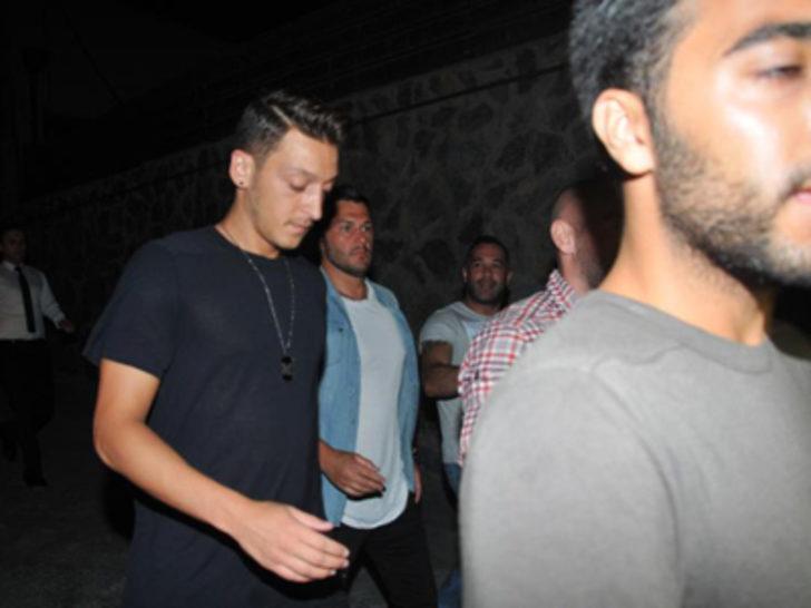 Mesut Özil gecelerde G3