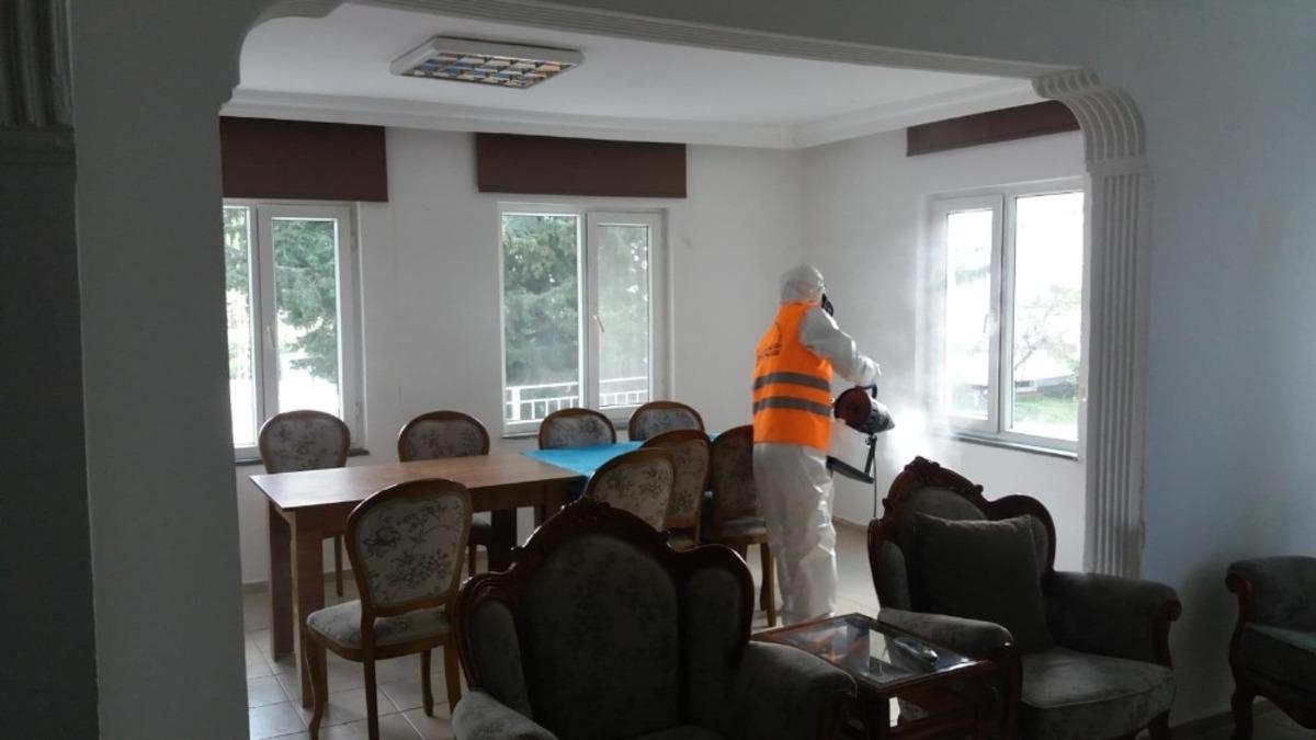 B&uuml;y&uuml;kşehirin il&ccedil;elere denzenfekte &ccedil;alışması devam ediyor