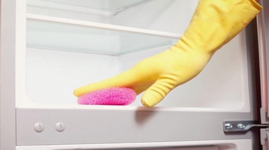 Daha iyi bir buzdolabı temizliği için bu tüyolara kulak verin! Karbonat ve sirke...