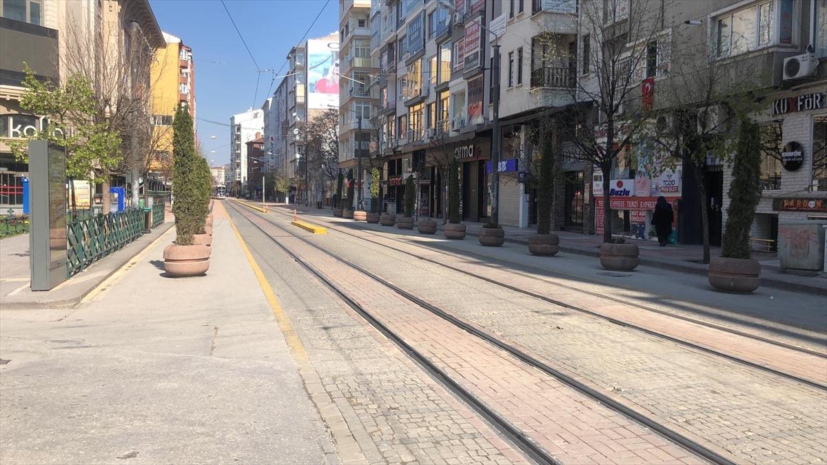 Bursa, Yalova, Eskişehir ve Bilecik'te "Evde kal" &ccedil;ağrısına uyuluyor