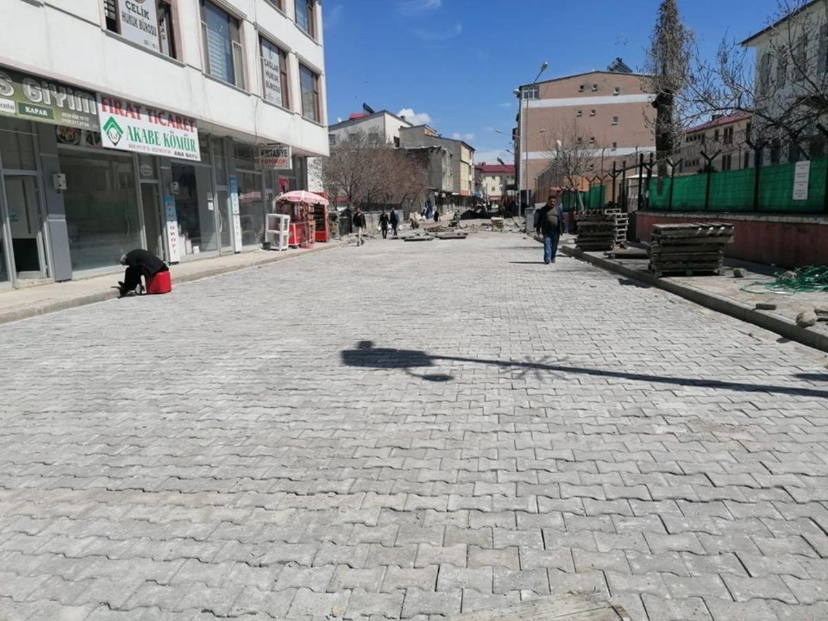 Bulanık Belediyesinden yol yapım &ccedil;alışması